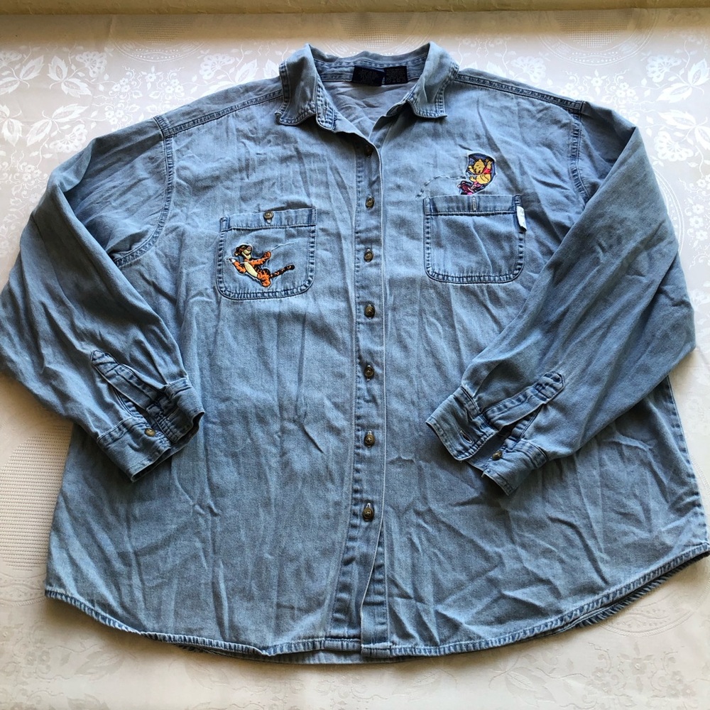 Disney Winnie The Pooh Vintage Light Wash Denim Button-Up Shirt Women’s Size XL